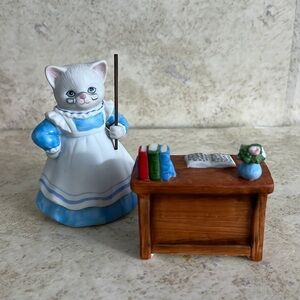 Vintage Schmid Kitty Cucumber Figurine Miss Fish Back to School 1990